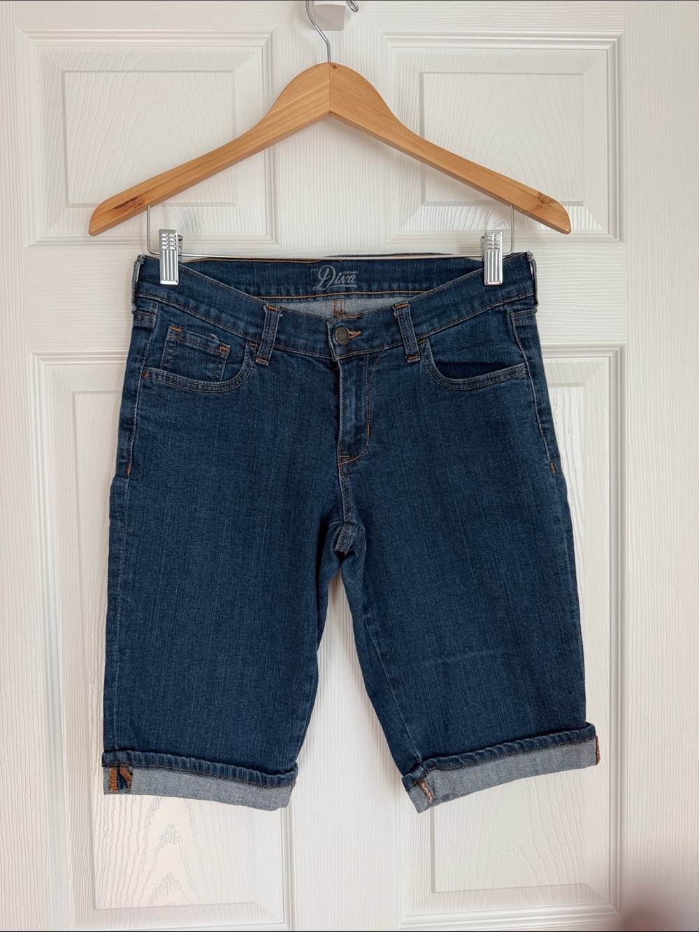 Old Navy The Diva Denim Bermuda Shorts Women’s Size 4 Stretch Dark Wash